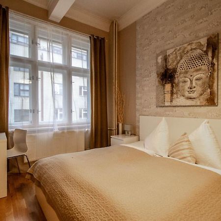 Design Apartment By Ruterra Praga Esterno foto