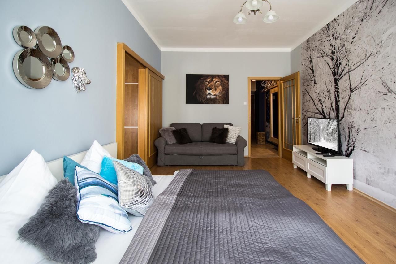 Design Apartment By Ruterra Praga Esterno foto