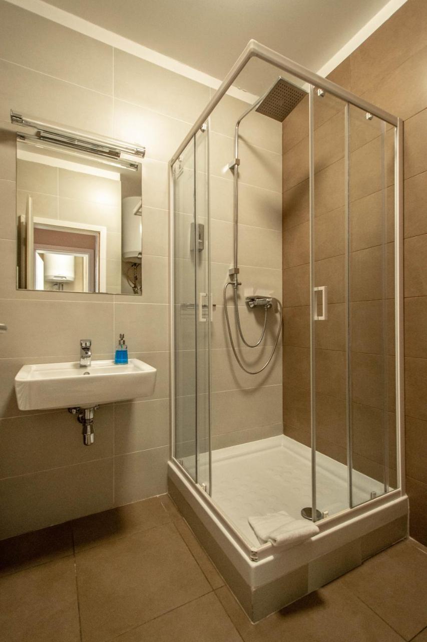 Design Apartment By Ruterra Praga Esterno foto