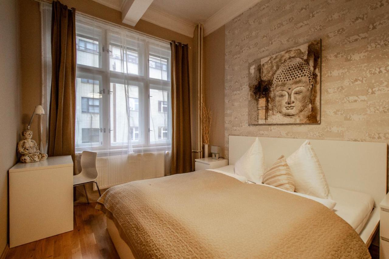 Design Apartment By Ruterra Praga Esterno foto